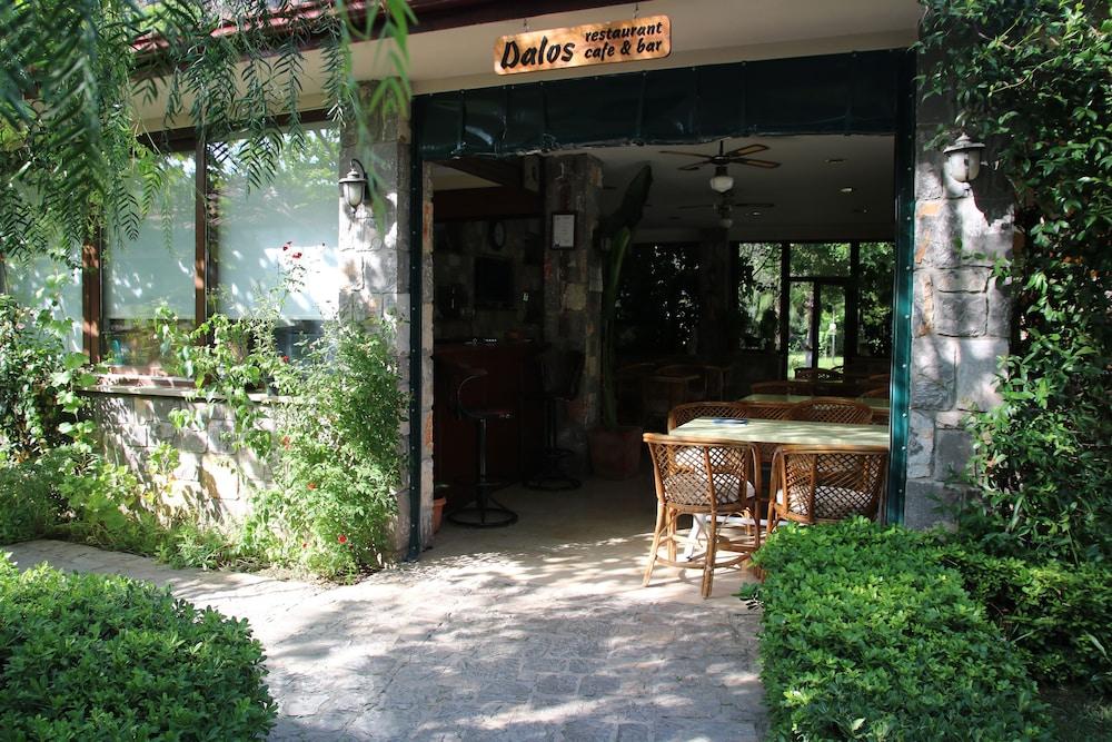 Hotel Dalos ギョジェク エクステリア 写真