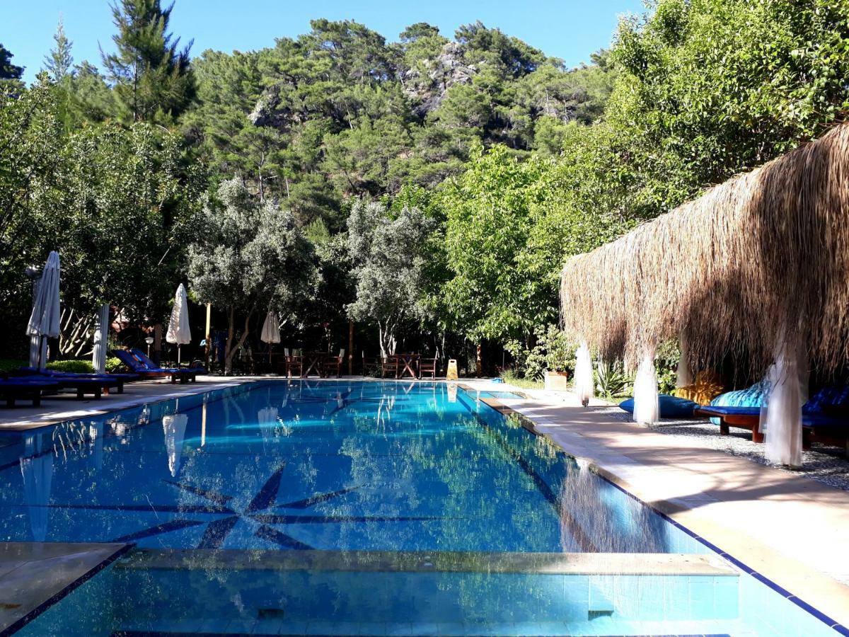 Hotel Dalos ギョジェク エクステリア 写真