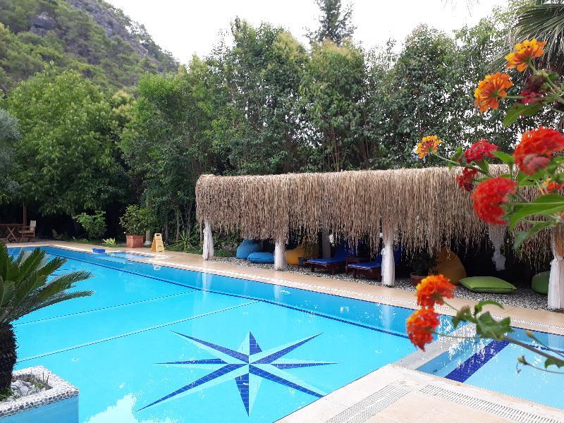 Hotel Dalos ギョジェク エクステリア 写真